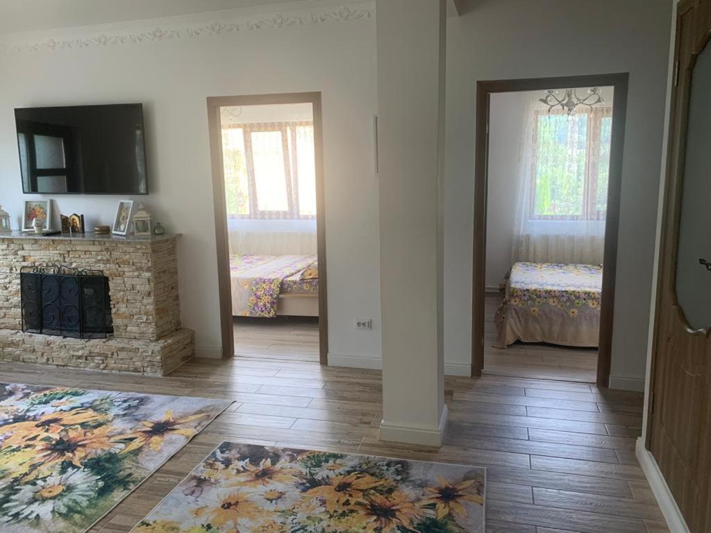 B House Buşteni エクステリア 写真